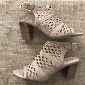 UNISA Unperla Natural Tan Suede Chunky Heel Cage Sandal